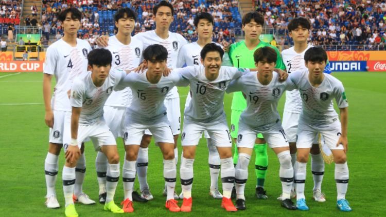 Timnas Korea Selatan U-20 melakukan foto tim jelang pertandingan semifinal Piala Dunia U-20 2019. (Foto: PressFocus/MB Media/Getty Images) Copyright: © PressFocus/MB Media/Getty Images