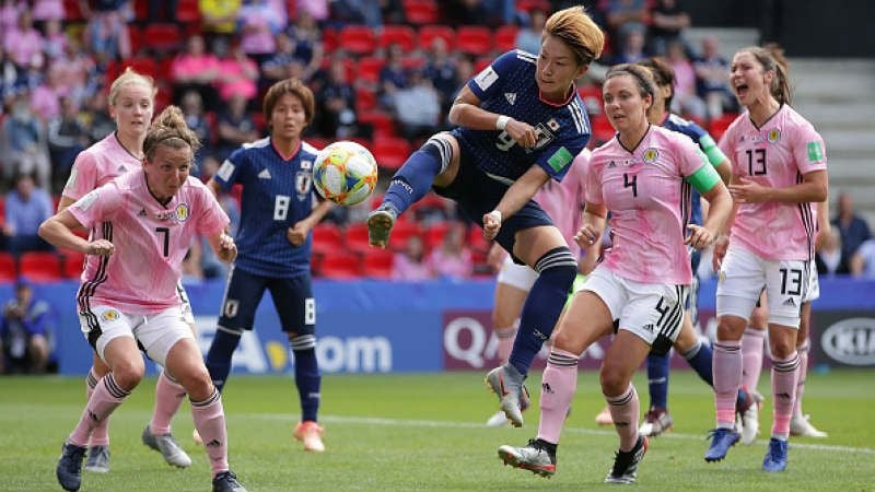 Yuika Sugasawa ketika berusaha menembak dalam laga Jepang vs Skotlandia di Piala Dunia Wanita 2019 Copyright: © Richard Heathcote/Getty Images
