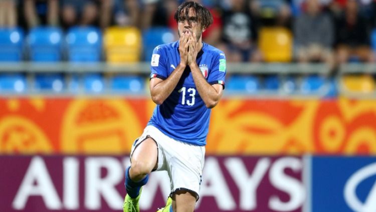 Luca Ranieri tampak bersedih usai Italia gagal peringkat ketiga di Piala Dunia U-20 2019, Sabtu (15/06/19) dini hari WIB. (Foto: FIGC) Copyright: © FIGC