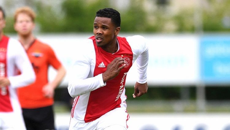 Edwin Soenarto, pemain tim amatir Ajax Amsterdam keturunan Jawa Indonesia Copyright: © ad.nl