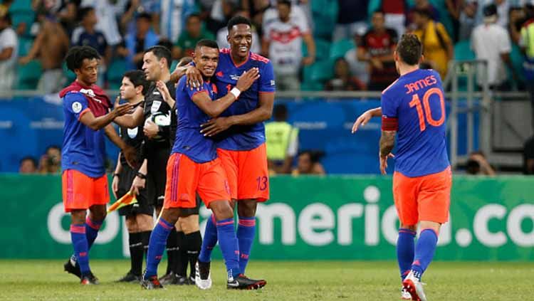 James Rodriguez (kanan) dan rekannya di Timnas Kolombia, Duvan Zapata, menjadi buruan Napoli untuk hentikan dominasi Juventus Copyright: © Wagner Meier/Getty Images