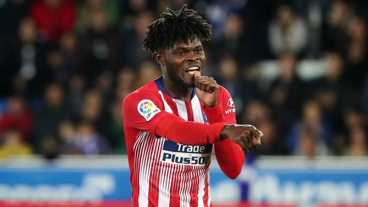 Agen bintang Atletico Madrid, Thomas Partey, membantah adanya pembicaraan dengan klub Liga Inggris, Arsenal. Copyright: © LaLiga