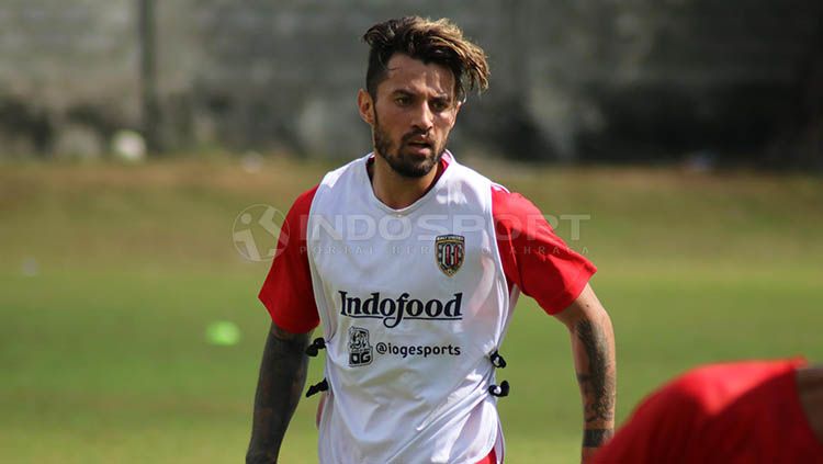 Stefano Lilipaly dalam sesi latihan di Lapangan Trisakti, Legian, Kuta, Badung, Minggu (16/6/2019). Copyright: © Nofik Lukman Hakim/INDOSPORT