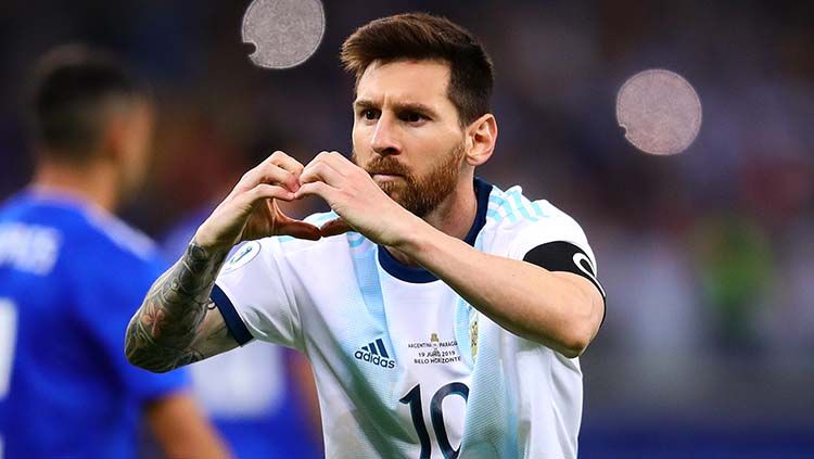 Selebrasi Messi di Copa America 2019 saat membela Timnas Argentina. Copyright: © Chris Brunskill/Fantasista/Getty Images