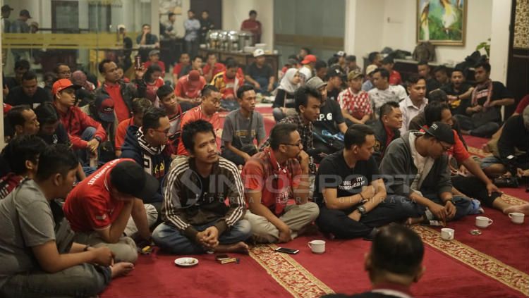 Halal bihalal dan diskusi Persis Solo di Hotel Grand Sae, Solo, Kamis (20/06/19). Copyright: © Ronald Seger Prabowo/INDOSPORT