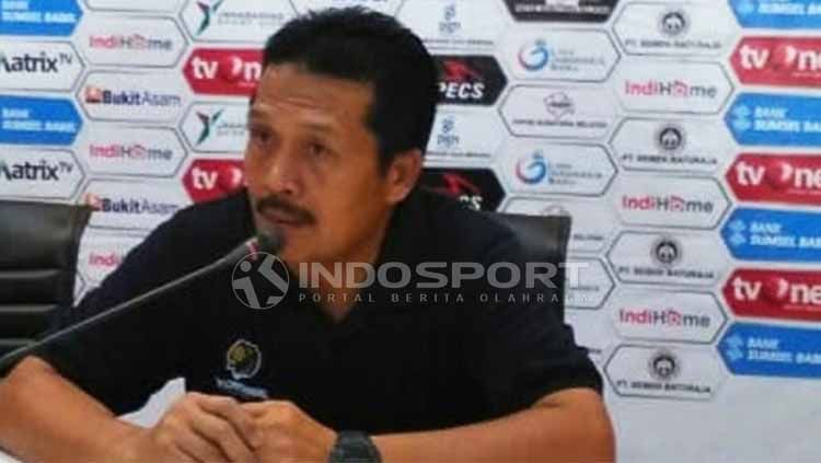Mantan pelatih Persib Bandung, Jaya Hartono. Foto: Muhammad Effendi/INDOSPORT Copyright: &copy; Muhammad Effendi/INDOSPORT