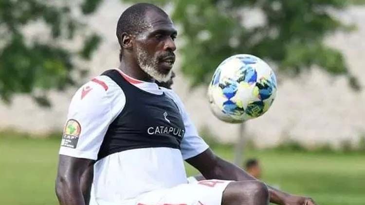 Bek timnas Kenya, Joash Onyango dikira sudah tua ternyata usianya masih muda. Copyright: © The Zambian Observer