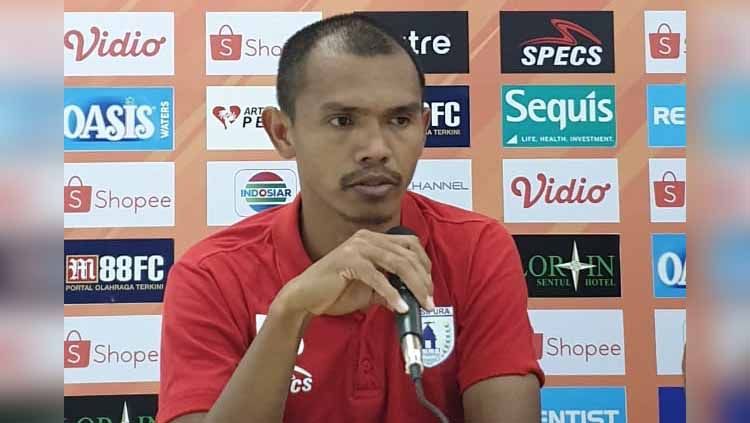 Bek Senior Persipura Jayapura, Ricardo Salampessy. Foto: Media Officer Persipura Copyright: © Media Officer Persipura