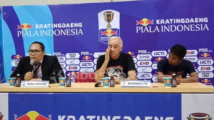 Konferensi pers Persija Jakarta vs Borneo FC pada Semifinal Leg 1 Piala Indonesia 2019 di Stadion Wibawa Mukti, Cikarang, Jawa Barat. Copyright: © Shintya Anya Maharani/INDOSPORT