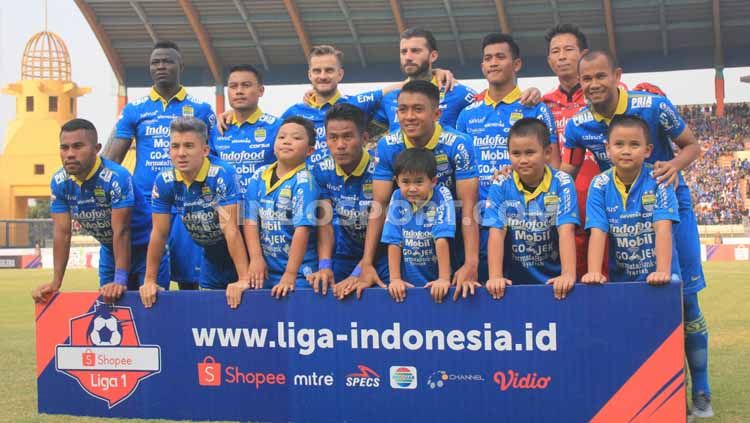 Starting eleven Persib Bandung menghadapi Bhayangkara FC pada laga kandang Liga 1 2019 di Stadion Si Jalak Harupat, Kabupaten Bandung, Minggu (30/06/2019). Foto: Arif Rahman/INDOSPORT Copyright: © Arif Rahman/INDOSPORT
