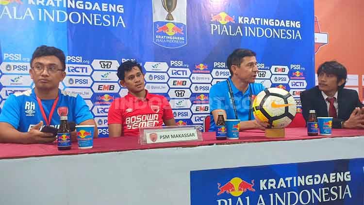 PSM Makassar menggelar konferensi pers pasca leg pertama semifinal Kratingdaeng Piala Indonesia melawan Madura United Copyright: © Adriyan Adirizky/INDOSPORT