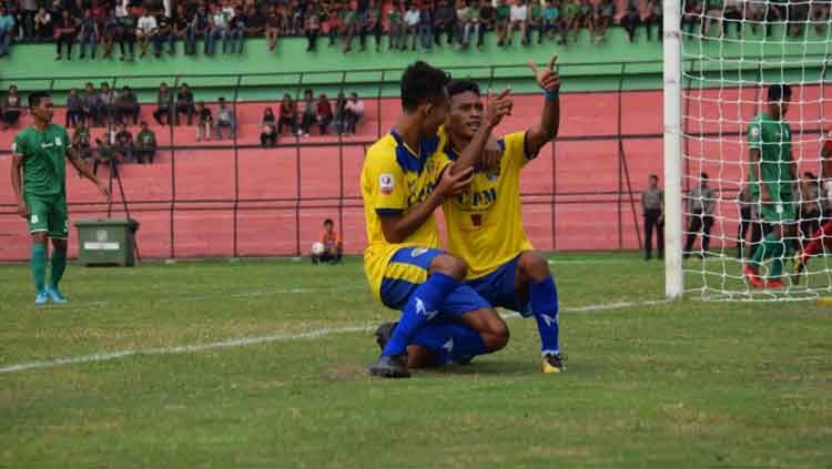 Aksi selebrasi Teja Ridwan usai mencetak gol ke gawang PSMS Medan. Copyright: © Dok. Cilegon United