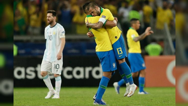 Federasi Sepak Bola Dunia (FIFA) akhirnya resmi membatalkan laga Brasil vs Argentina di Kualifikasi Piala Dunia 2022. Copyright: © Getty Images
