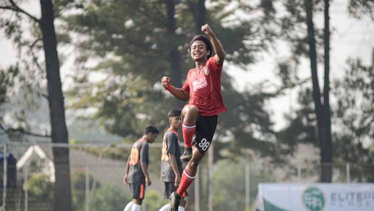 Selebrasi penggawa Bali United U-18 saat mencetak gol pada seri pertama Elite Pro Academy Liga 1 U-18 2019. Foto: Official Bali United Copyright: © Official Bali United