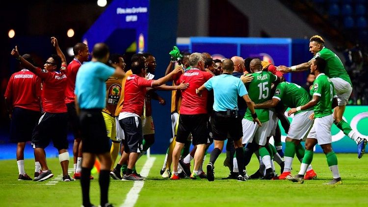 Madagaskar sukses melenggang ke babak perempatfinal Piala Afrika 2019. Copyright: © Twitter @BBCSport