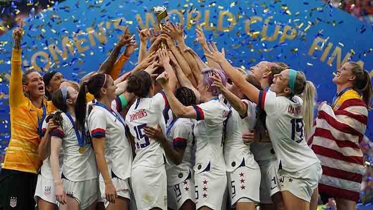 Kemeriahan timnas sepak bola wanita Amerika Serikat juara Piala Dunia 2019 usai kalahkan Belanda di Stade de Lyon  (07/07/19).  Daniela Porcelli/Getty Images Copyright: © Daniela Porcelli/Getty Images