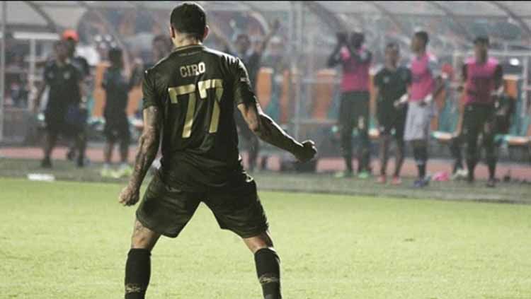 Selebrasi winger TIRA-Persikabo Ciro Alves. Foto: Instagram/@cirooficial Copyright: © Instagram/@cirooficial
