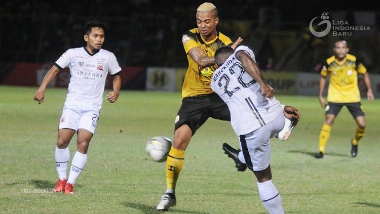 Rafael Silva tidak memperpanjang kontraknya dengan Barito Putera, jelang laga kontra PSS Sleman di putaran kedua Liga 1 2022-2023. Copyright: © Liga Indonesia