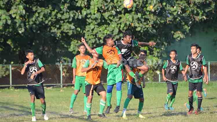 Skuat PSMS Junior latihan di Stadion Kebun Bunga, Kamis (11/07/19) sore. Copyright: © Aldi Aulia Anwar/INDOSPORT