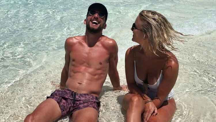 Striker Napoli, Dries Mertens bersama sang istri, Kat Kerkhofs Copyright: © thesun.co.uk