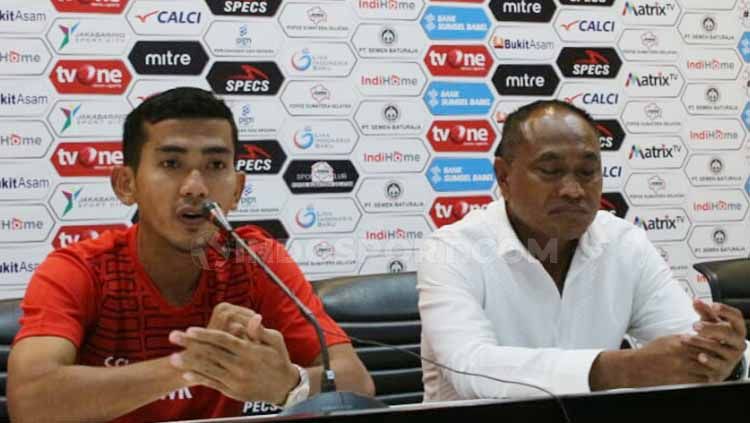 Pelatih Sriwijaya FC, Kas Hartadi, berkomentar usai kalah di kandang sendiri, setelah ditekuk Persita Tangerang pada pekan kelima Liga 2 2019. Copyright: © Muhammad Effendi/INDOSPORT