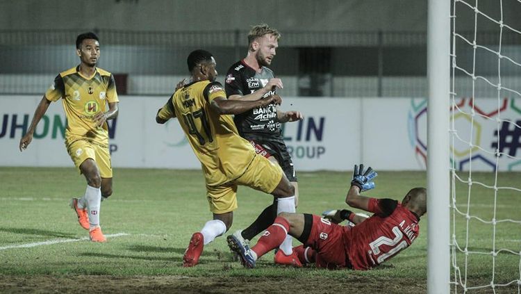 Duel antara Barito Putera vs Bali United dalam lanjutan Shopee Liga 1 2019, Minggu (14/07/2019). Copyright: © Twitter@BaliUTD