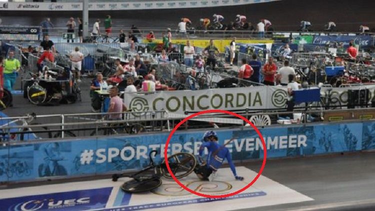 Lorenzo Gobbo alami kecelakaan parah saat tengah bertanding Copyright: © The Sun