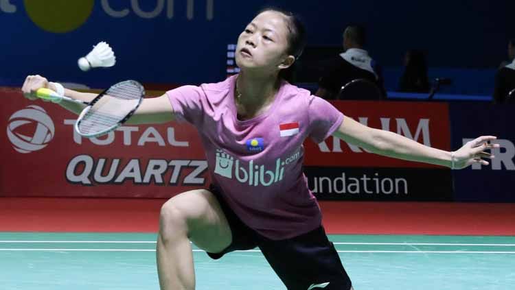 Fitriani berusaha membalikan smash kepada lawan saat di Thailand Open 2019 Copyright: © badmintonindonesia.org