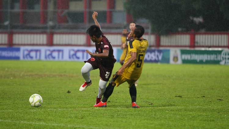 Penyerang sayap lincah, Bayu Gatra, sangat percaya kepada manajemen klub Liga 1 2020, PSM Makassar, bisa segera melunasi gaji para pemain yang telat satu bulan. Copyright: © Official PSM Makassar