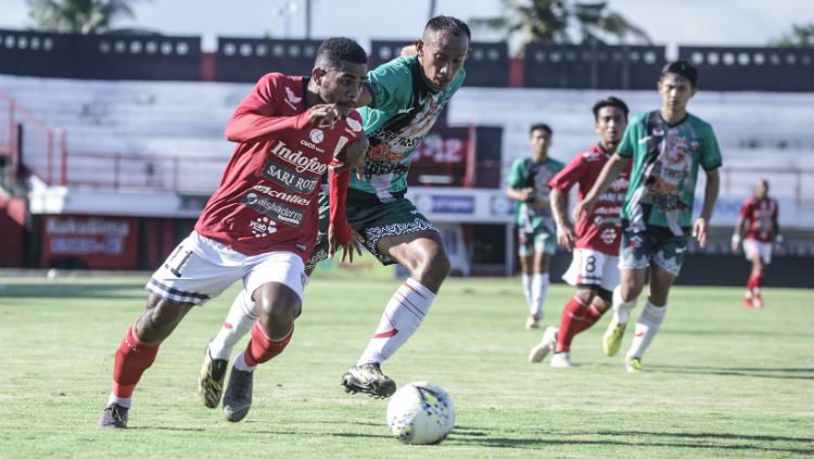 Uji coba antara Putra Tresna FC (hijau) melawan Bali United (merah) di Stadion Kapten I Wayan Dipta, Gianyar, pada Maret 2019 lalu. Copyright: &copy; Media Bali United