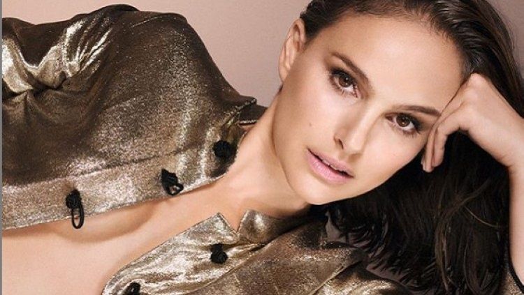 Natalie Portman, pemeran Thor perempuan dalam film Thor 4, Thor: Love and Thunder yang juga fan Timnas Wanita Amerika Serikat Copyright: © IBTimes India