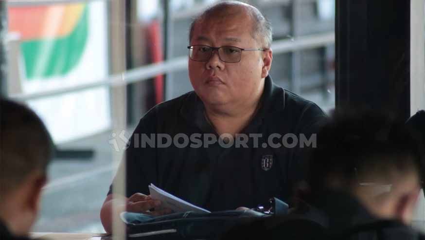Yabes Tanuri mengatakan tidak akan melakukan protes terkait batal menggunakan tiket untuk pemain Bali United terbang ke Jayapura. Copyright: © Nofik Lukman Hakim/INDOSPORT