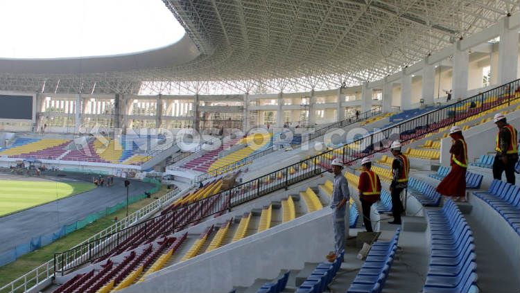 Deretan kursi penonton di Stadion Manahan Solo. Copyright: © Ronald Seger Prabowo/INDOSPORT