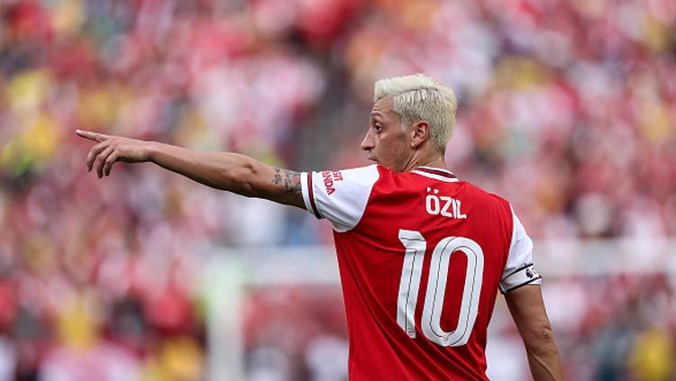Mesut Ozil, playmaker Arsenal berikan reaksi terkait perseteruan Granit Xhaka dan fans. Copyright: © Matthew Aston/GettyImages