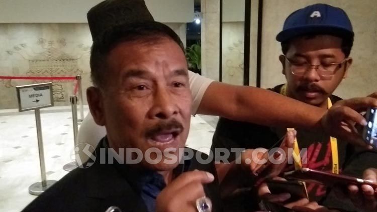 Umuh Muchtar membeberkan langkah apa yang diambil klub Liga 1, Persib Bandung, agar pemainnya berperilaku baik, termasuk agar tidak terjerumus narkoba. Copyright: © Zainal Hasan/INDOSPORT