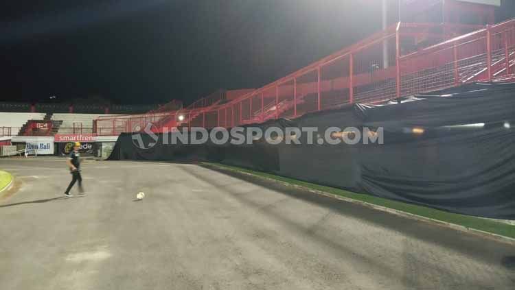 Bali United menutup akses Cafe demi menghormati permintaan PSM Makassar agar latihan digelar tertutup. Foto: Nofik Lukman Hakim Copyright: © Nofik Lukman Hakim/INDOSPORT