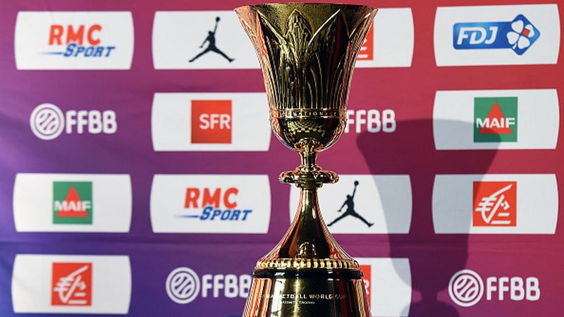 Trofi Piala Dunia Basket 2019. Copyright: © Frederic Stevens/Getty Images