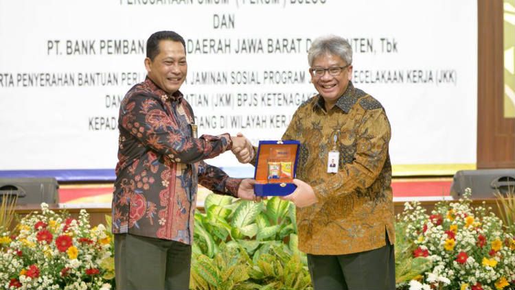 Bank bjb teken kerja sama dengan BULOG. Copyright: © Corporate Secretary Bank bjb