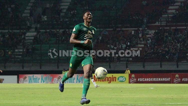 Mengenang momen Amido Balde akhiri paceklik gol di Liga 1 2019 bersama Persebaya. Copyright: © Fitra Herdian/INDOSPORT