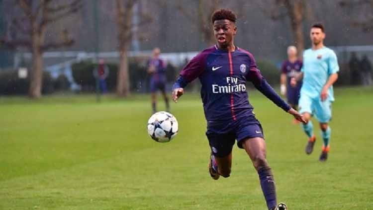 Romaric Yapi pemain Paris Saint-Germain U-19. Copyright: © en.onefootball