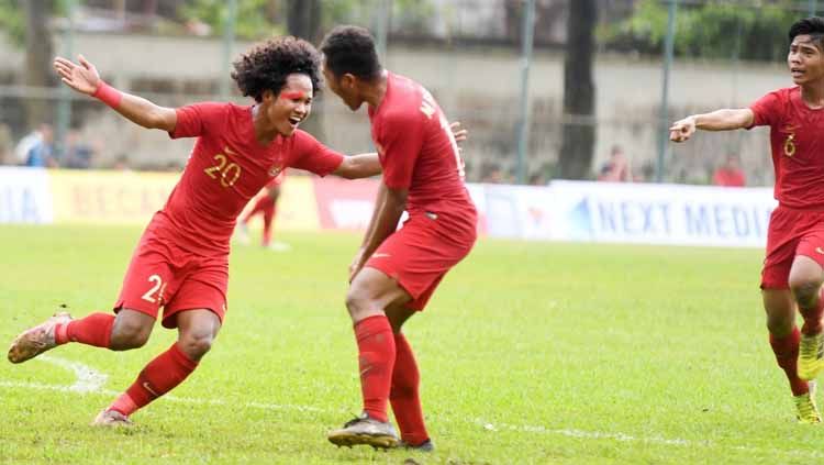 Penggawa Timnas Indonesia U-18, Bagus Kahfi akan merayakan gol bersama rekan satu timnya. Copyright: © pssi.org