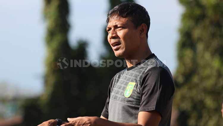Bejo Sugiantoro menyambut baik keputusan Persebaya Surabaya yang merekrut Alfred Riedl sebagai pelatih menggantikan Djajang Nurdjaman. Copyright: © Fitra Herdian/INDOSPORT