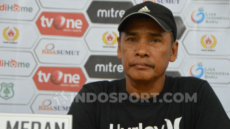 Pelatih PSMS Medan, Abdul Rahman Gurning. (Foto: Aldi Aulia Anwar/INDOSPORT) Copyright: © Aldi Aulia Anwar/INDOSPORT
