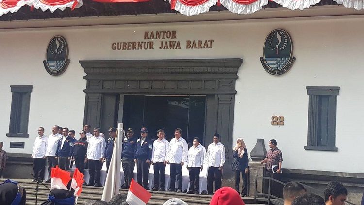 Upacara peresmian persiapan PON 2020 kontingen Jawa Barat di Gebung Sate, Bandung. Foto: Israelly Kawengian/INDOSPORT Copyright: © Israelly Kawengian/INDOSPORT
