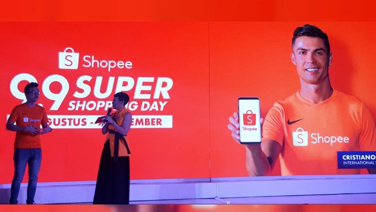 Cristiano Ronaldo jadi brand ambassador Shopee. Copyright: © Maharani Adhyarianti/INDOSPORT