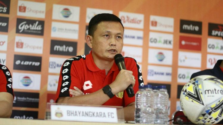 Yeyen Tumena, pelatih sementara Timnas Indonesia menggantikan Simon McMenemy. Copyright: © Media Bhayangkara FC