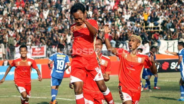 Laga pertandingan antara Persis Solo versus PSIM Yogyakarta, Jumat (16-08-19). Copyright: © Ronald Seger Prabowo/INDOSPORT