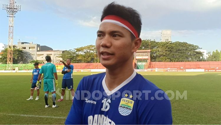 Bek Persib Bandung, Achmad Jufrianto, bahagia Bobotoh bisa saksikan pertandingan melawan Persija Jakarta. Copyright: © Adriyan Adirizky/INDOSPORT