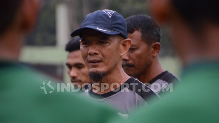 Asisten Pelatih klub Liga 2 2019, PSMS Medan, Edi Syahputra. Copyright: © Aldi Aulia Anwar/INDOSPORT