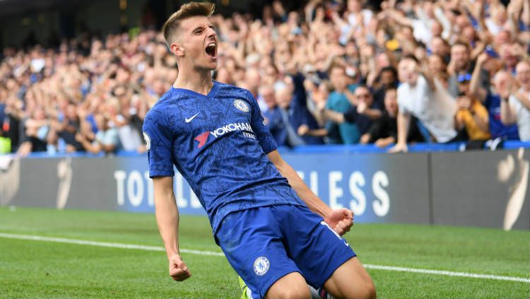 Mason Mount selebrasi di laga Chelsea vs Leicester City. Copyright: © Michael Regan/Getty Images